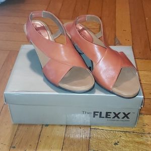 The Flexx Sandal